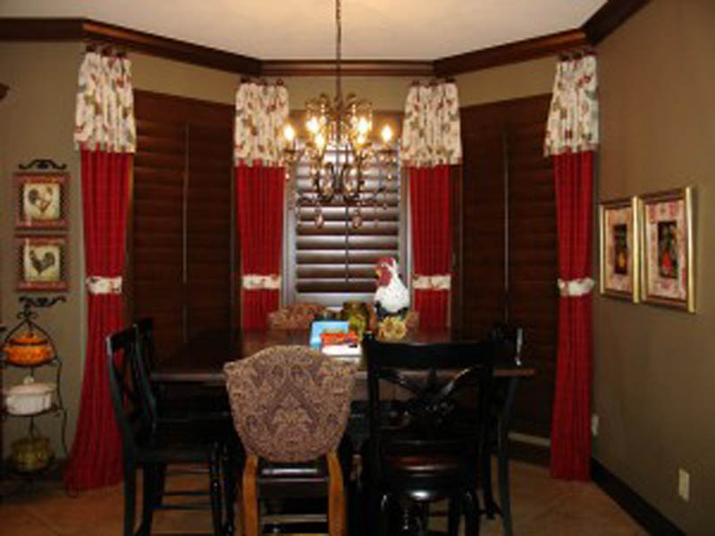 A closer view of the breakfast nook with custom drapery panels